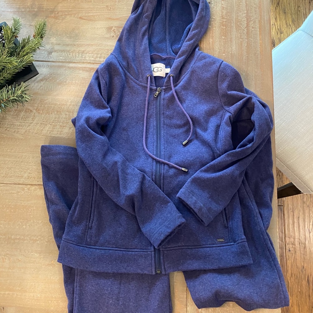 Ugg Cozy 2piece set. Velvety fleece lined